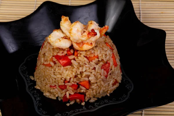 Lezzetli tabak karides ile tyahan