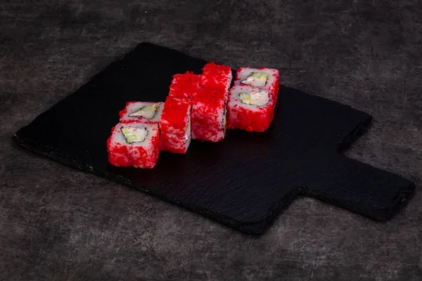 Karides ile Japon geleneksel rulo