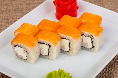 Japon soğuk geleneksel somon roll