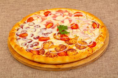 Pizza mix assortie et ve peynir ile