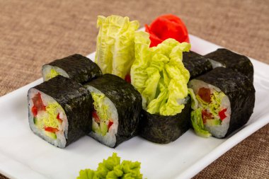 Japon geleneksel soğuk sebze rulo