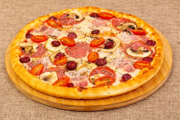 Pizza mix assortie et ve peynir ile