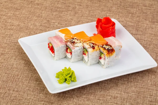 Pastırma ile Japon geleneksel rulo