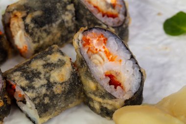 Japon yılan balığı sıcak tempura rulo