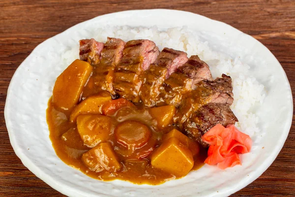 Köri chili, sığır eti, pirinç, 