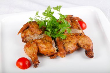 Maydanoz ile kavrulmuş tavuk