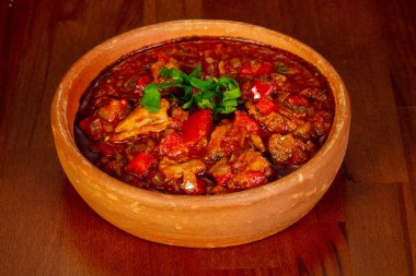 Otlar ile Gürcü geleneksel chahohbili