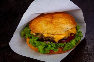 Burger pirzola ve peynir