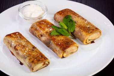 Lezzetli gözleme süzme peynir rulo