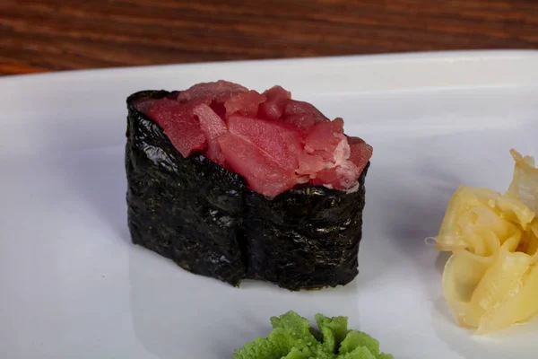 Sushi Gunkan Mit Rohem Thunfisch — Stockfoto