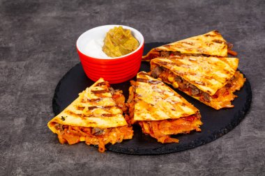 Mexican quesadilla tortilla - et, sebze