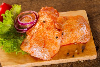 Marine edilmiş tavuk uyluk için ızgara ve Barbekü