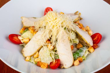 Lezzetli ceasar Salata tavuk