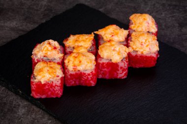 Japonca rulo ile pirinç pişmiş