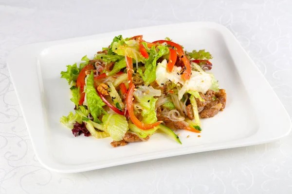 Şehriye salatası domuz eti ve cam