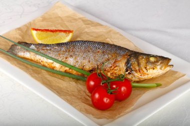 Levrek balığı limonlu