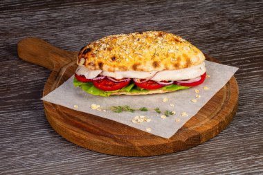 Tavuk göğsü ve sebze ile gözleme