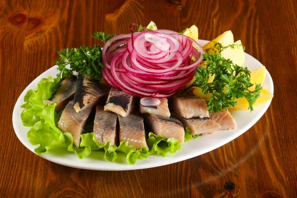 Heringsfilet Mit Kartoffeln Serviert Rote Zwiebel — Stockfoto