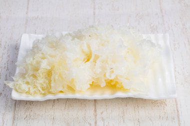 Lezzetli tatlı beyaz tremella çanak