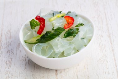 İştah açıcı börülce soslu erişte makarna