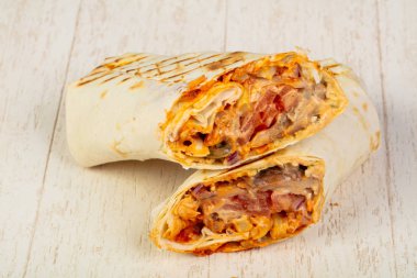 Et, sos ve salata ile iştah açıcı Calypso