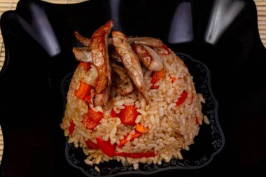 Tyahan ile sığır eti lezzetli tabak