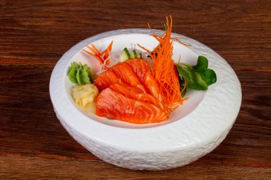 Japon soğuk sashimi somon ile
