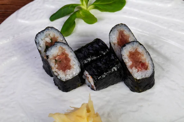 Jepang Maki Roll Dengan Tuna — Stok Foto