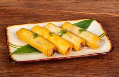 Deniz ürünleri ile Asya böreği