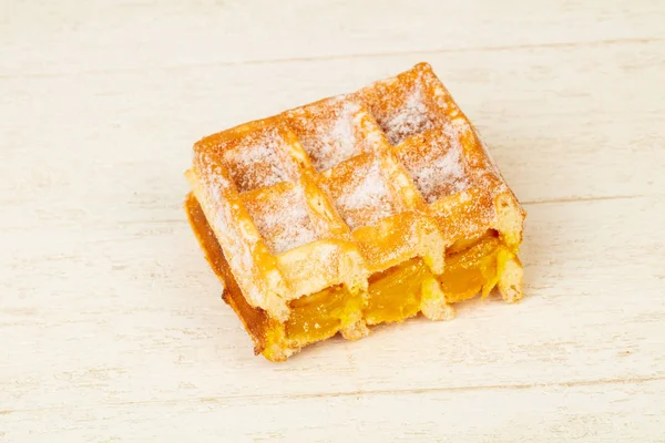 Doce Waffle Com Geléia Baga — Fotografia de Stock