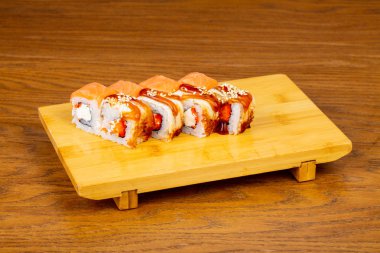 Philadelphia ve yılan balığı rulo lezzetli düet