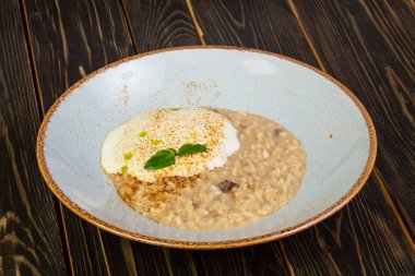 Risotto beyaz mantar ve krema ile