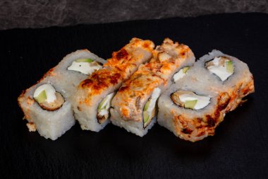 Japon geleneksel rulo somon ile