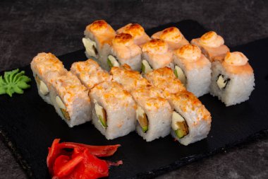 Japon Suşi ile çeşitli madde ayarla