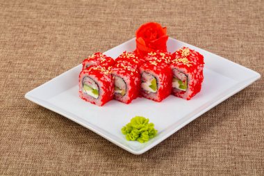 Yengeç et taklit ile Japon rulo