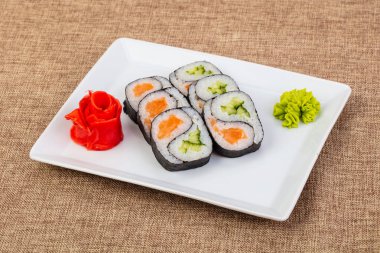 Japon soğuk geleneksel somon roll
