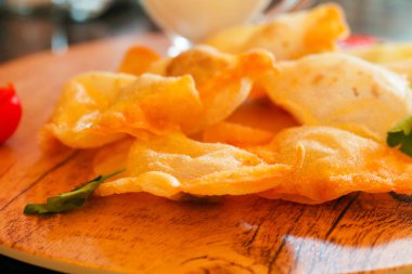 Et ve baharatlar ile Tatar pasta