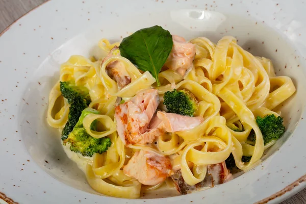 Pasta Con Salmone Broccoli — Foto Stock