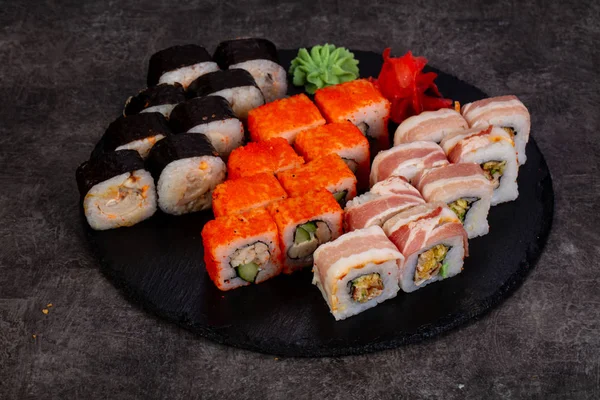 Zestaw Różnych Składników Japońska Sushi — Zdjęcie stockowe