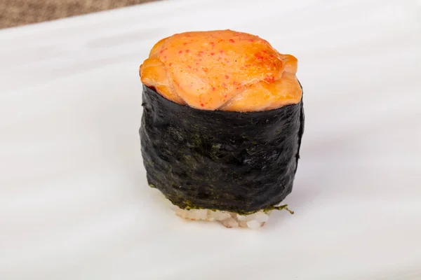 Spicy Gunkan Sushi Dengan Saus — Stok Foto