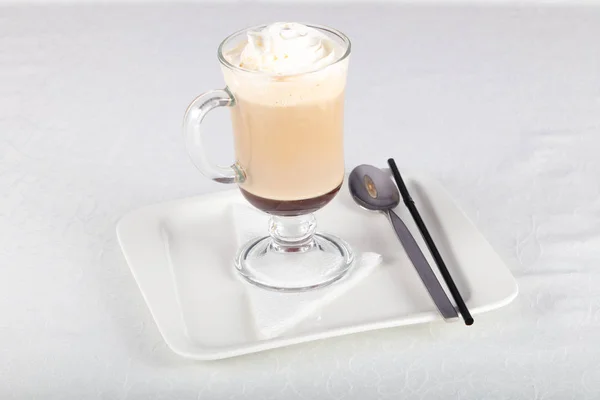 冷たいアイスクリームとホット コーヒー — ストック写真