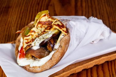 Mantar ve sebze vejetaryen gyros