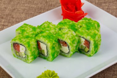 Somon ve salatalık ile