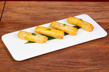 Deniz ürünleri ile Asya böreği