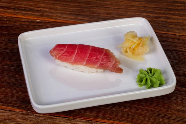 冷たい寿司マグロ — ストック写真