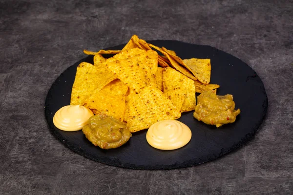 Nachos Mais Chips Mit Sauce — Stockfoto