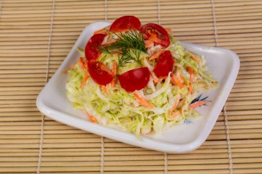 Lezzetli vitamini sebze salatası 