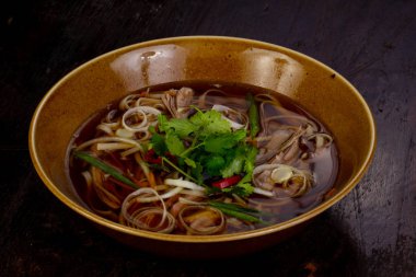 Ördek göğsü ve şehriye çorbası