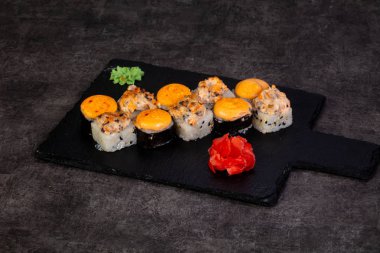 Japon Suşi ile çeşitli madde ayarla