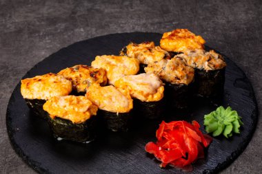 Japon Suşi ile çeşitli madde ayarla